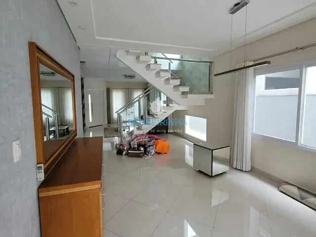 Casa com 250m² 4 quartos e 4 banheiros, à venda, no bairro Urbanova em São José dos Campos