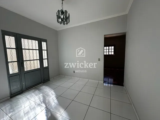Casa com 375m² 3 quartos e 5 banheiros, à venda, no bairro Parque União em Bauru