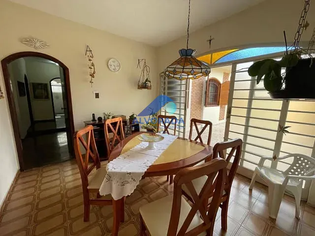 Casa com 450m² 4 quartos e 1 banheiro, à venda, no bairro Jardim Nova América em São José dos Campos