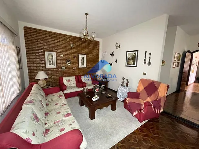Casa com 450m² 4 quartos e 1 banheiro, à venda, no bairro Jardim Nova América em São José dos Campos