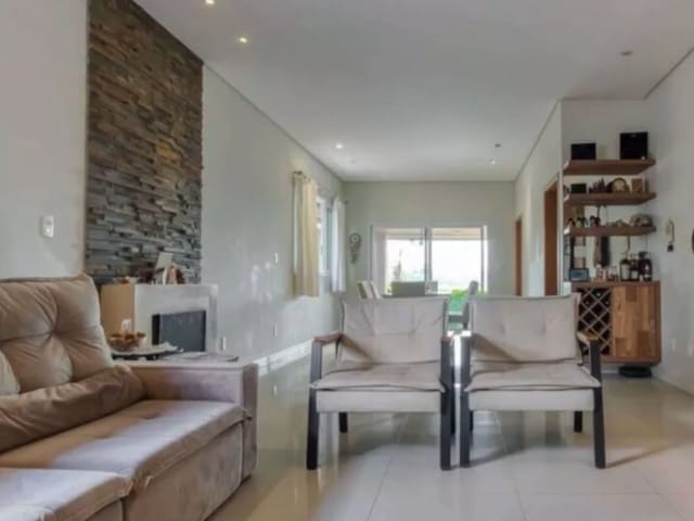Casa com 334m² 4 quartos e 3 banheiros, à venda, no bairro Urbanova em São José dos Campos