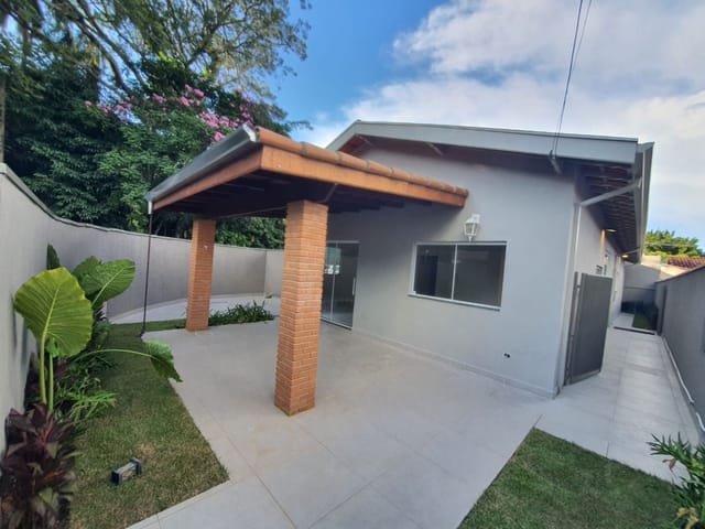 Casa com 250m² 3 quartos e 2 banheiros, à venda, no bairro Urbanova em São José dos Campos