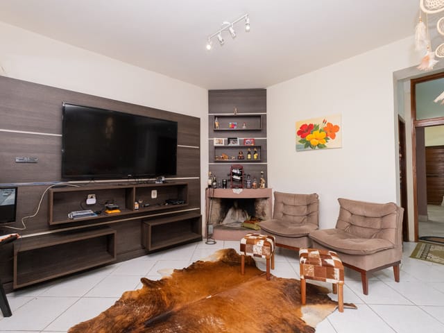 Casa 4 quartos e 3 banheiros, à venda, no bairro Centro em Pelotas