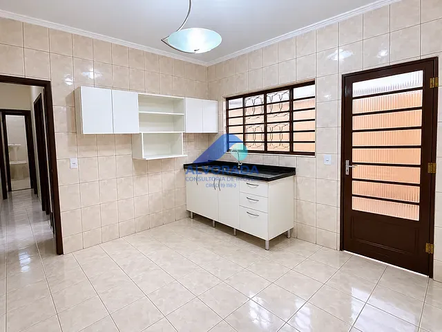 Casa 2 quartos e 1 banheiro, para alugar, no bairro Jardim das Indústrias em São José dos Campos