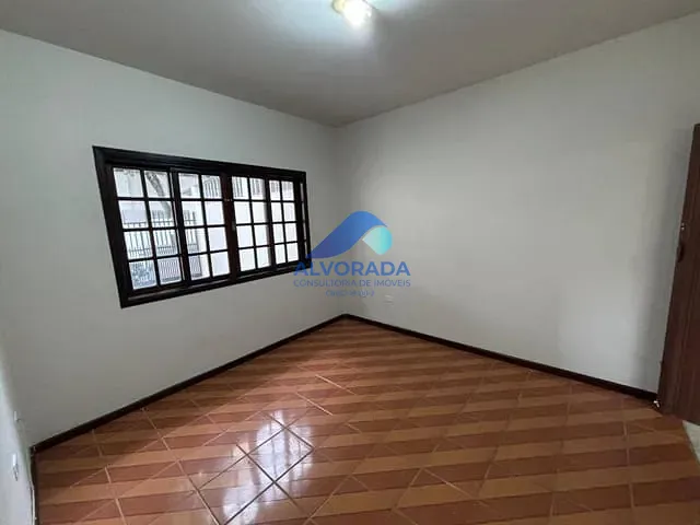 Casa 2 quartos e 1 banheiro, para alugar, no bairro Jardim das Indústrias em São José dos Campos
