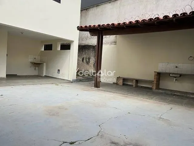 Casa com 225m² 4 quartos e 3 banheiros, para alugar, no bairro Ouro Preto em Belo Horizonte