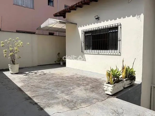 Casa com 225m² 4 quartos e 3 banheiros, para alugar, no bairro Ouro Preto em Belo Horizonte