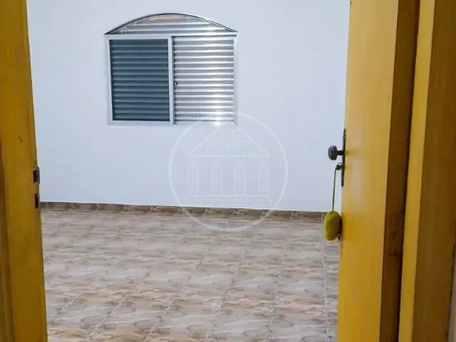 Casa com 250m² 5 quartos e 3 banheiros, para alugar, no bairro Jardim Lucélia em São Paulo