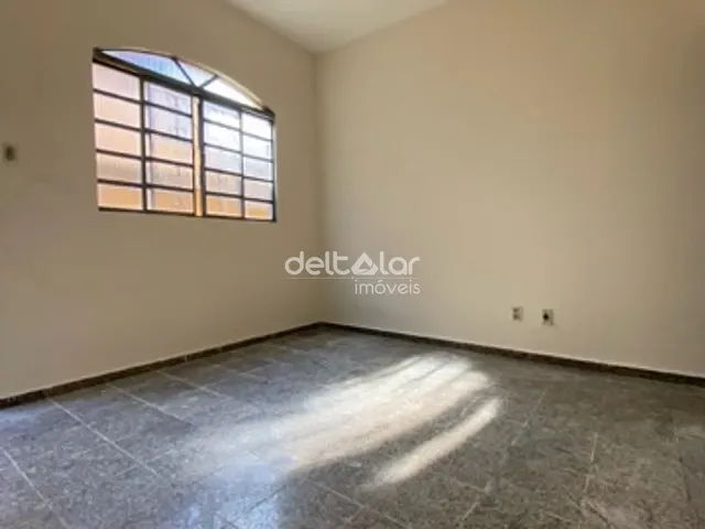Casa 2 quartos e 1 banheiro, para alugar, no bairro Belo Vale em Santa Luzia