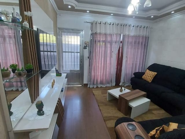 Casa com 450m² 3 quartos e 2 banheiros, à venda, no bairro Pestana em Osasco