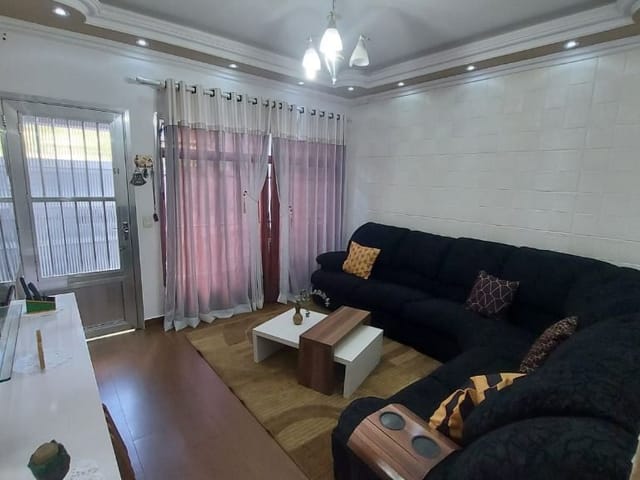Casa com 450m² 3 quartos e 2 banheiros, à venda, no bairro Pestana em Osasco
