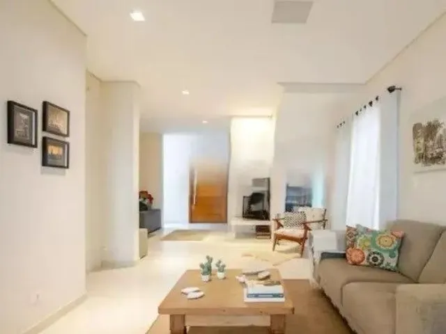 Casa com 250m² 3 quartos e 3 banheiros, para alugar, no bairro Urbanova em São José Dos Campos