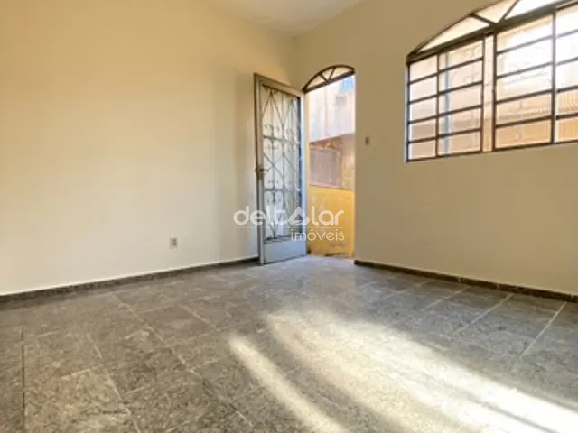 Casa 2 quartos e 1 banheiro, à venda, no bairro Belo Vale em Santa Luzia