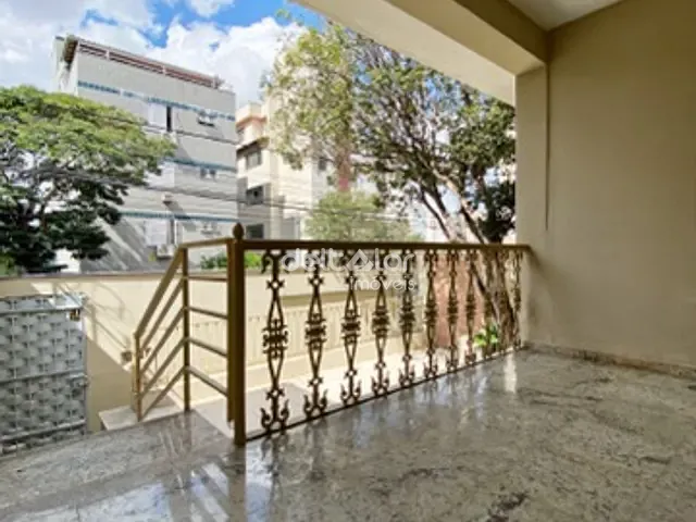 Casa com 360m² 4 quartos e 3 banheiros, para alugar, no bairro São Luiz em Belo Horizonte