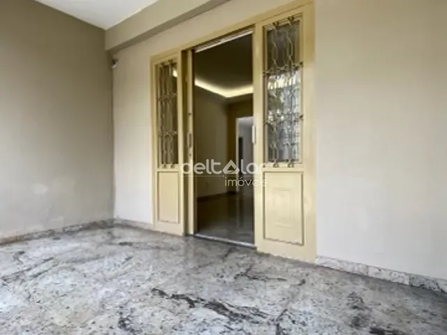 Casa com 360m² 4 quartos e 3 banheiros, para alugar, no bairro São Luiz em Belo Horizonte