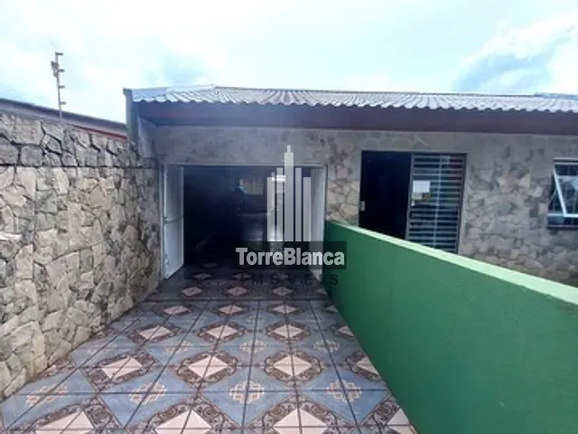 Casa com 300m² 2 quartos e 2 banheiros, à venda, no bairro Contorno em Ponta Grossa