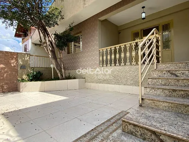 Casa com 360m² 4 quartos e 3 banheiros, à venda, no bairro São Luiz em Belo Horizonte