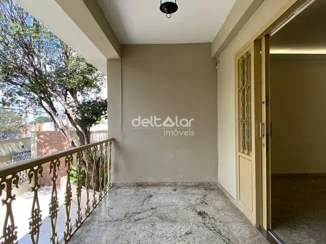 Casa com 360m² 4 quartos e 3 banheiros, à venda, no bairro São Luiz em Belo Horizonte