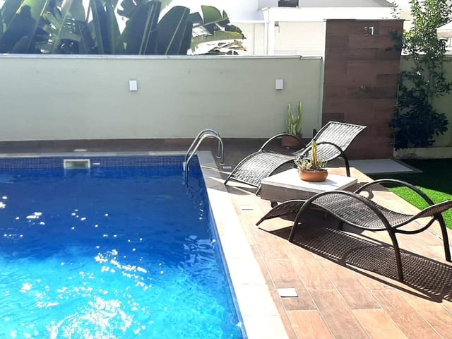 Casa com 375m² 4 quartos e 5 banheiros, à venda, no bairro Urbanova em São José dos Campos