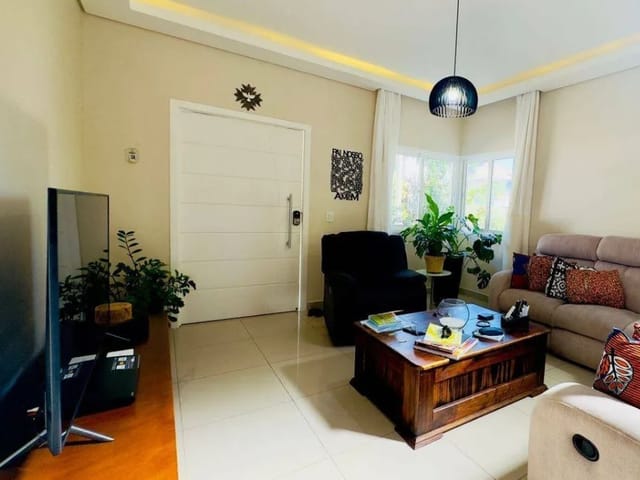 Casa com 375m² 4 quartos e 5 banheiros, à venda, no bairro Urbanova em São José dos Campos