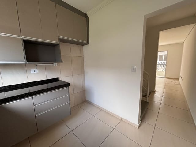 Casa com 100m² 2 quartos e 2 banheiros, à venda ou para alugar, no bairro Parque Santa Rita de Cássia em Cotia