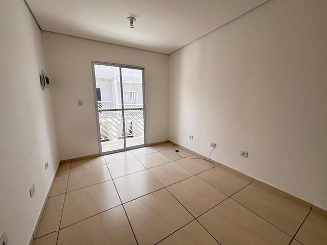 Casa com 100m² 2 quartos e 2 banheiros, à venda ou para alugar, no bairro Parque Santa Rita de Cássia em Cotia