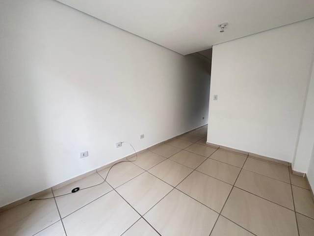 Casa com 100m² 2 quartos e 2 banheiros, à venda ou para alugar, no bairro Parque Santa Rita de Cássia em Cotia