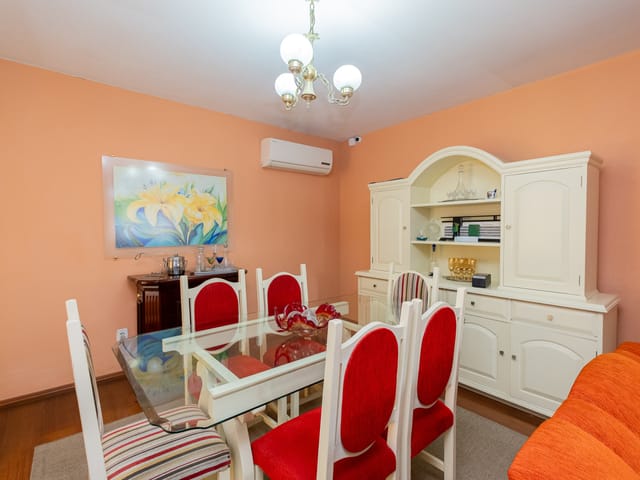 Casa 4 quartos e 5 banheiros, à venda, no bairro Areal em Pelotas