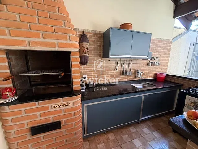 Casa com 250m² 4 quartos e 4 banheiros, à venda, no bairro Jardim Shangri-Lá em Bauru