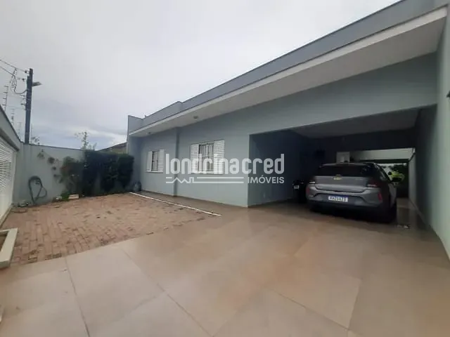 Casa com 300m² 5 quartos e 4 banheiros, à venda, no bairro Santa Mônica em Londrina