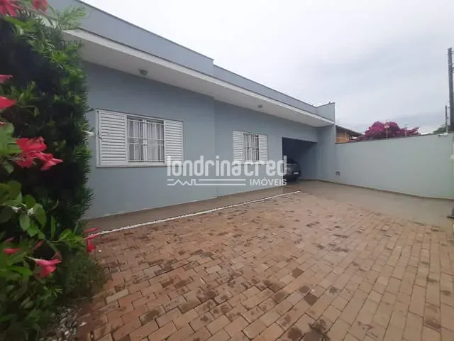 Casa com 300m² 5 quartos e 4 banheiros, à venda, no bairro Santa Mônica em Londrina