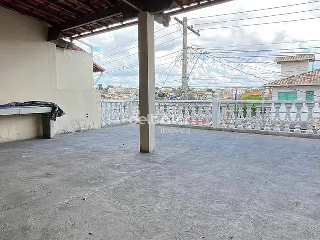 Casa com 263m² 3 quartos e 2 banheiros, para alugar, no bairro Céu Azul em Belo Horizonte
