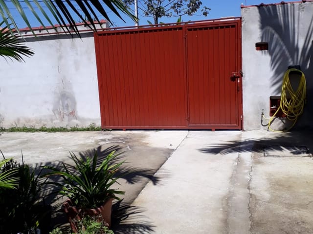 Casa com 200m² 2 quartos e 1 banheiro, à venda, no bairro Parque das Palmeiras em Pindamonhangaba