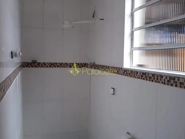 Casa com 200m² 2 quartos e 1 banheiro, à venda, no bairro Parque das Palmeiras em Pindamonhangaba