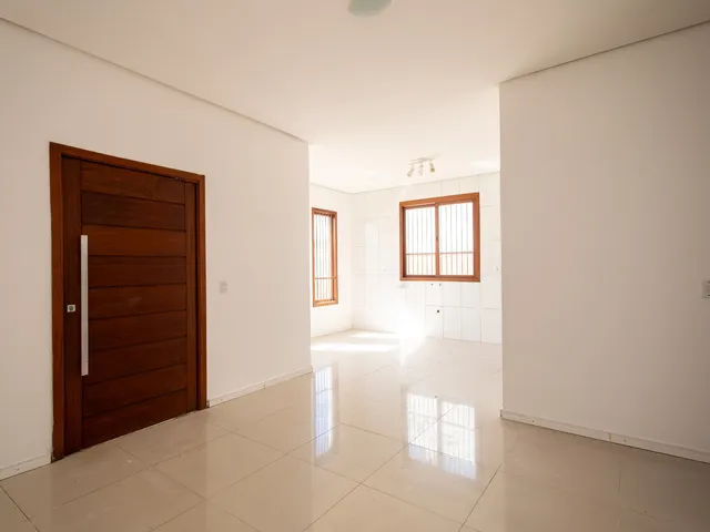Casa à venda no Amarílis, Laranjal, Pelotas. São 2 dormitórios, 74,74 m² privativos, terreno de 250 m² e excelente potencial de ampliação. Confira!