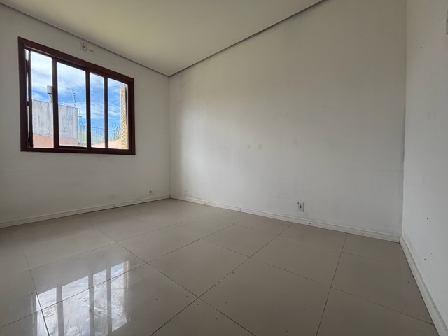 Casa com 250m² 2 quartos e 1 banheiro, à venda, no bairro Laranjal em Pelotas