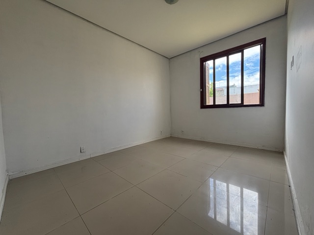 Casa com 250m² 2 quartos e 1 banheiro, à venda, no bairro Laranjal em Pelotas
