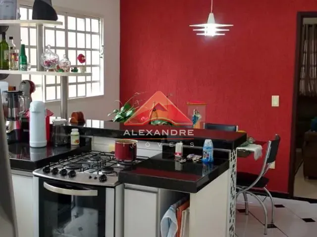 Casa com 150m² 4 quartos e 3 banheiros, à venda, no bairro Vila Industrial em São José dos Campos