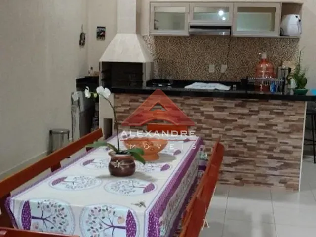 Casa com 150m² 4 quartos e 3 banheiros, à venda, no bairro Vila Industrial em São José dos Campos
