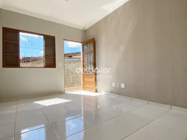 Casa 2 quartos e 1 banheiro, para alugar, no bairro Santa Amélia em Belo Horizonte