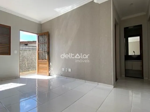 Casa 2 quartos e 1 banheiro, para alugar, no bairro Santa Amélia em Belo Horizonte