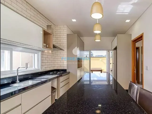 Casa com 250m² 3 quartos e 1 banheiro, à venda, no bairro Urbanova em São José dos Campos