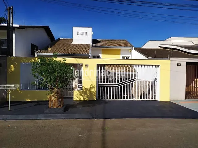 Casa com 250m² 4 quartos e 4 banheiros, à venda, no bairro Santa Mônica em Londrina