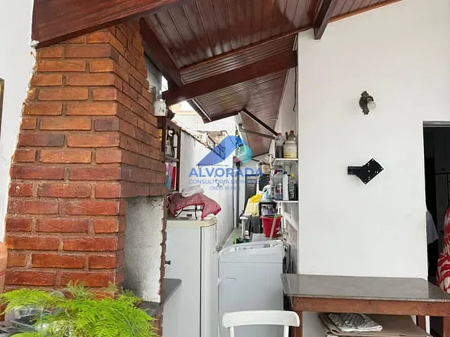 Casa com 250m² 3 quartos e 2 banheiros, à venda, no bairro Jardim das Indústrias em São José dos Campos