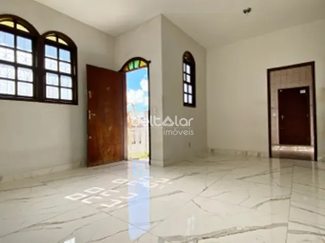 Casa com 360m² 3 quartos e 2 banheiros, para alugar, no bairro Planalto em Belo Horizonte