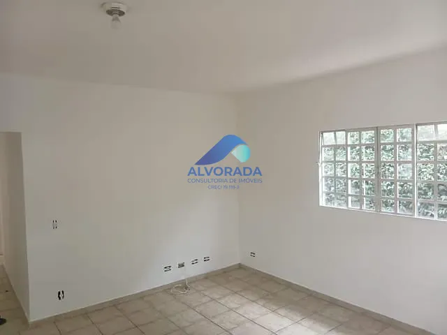 Casa com 250m² 3 quartos e 1 banheiro, à venda, no bairro Jardim das Indústrias em São José dos Campos