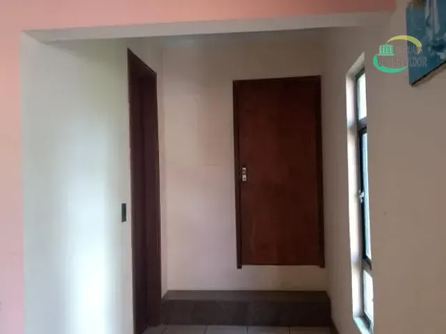 Casa com 900m² 5 quartos e 4 banheiros, à venda, no bairro Centro em Pocinhos do Rio Verde