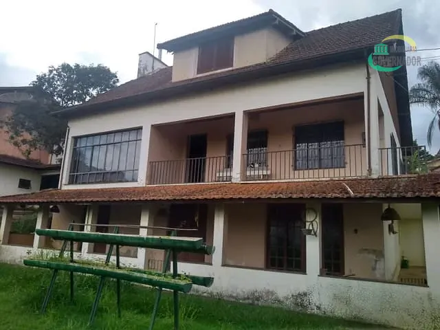 Casa com 900m² 5 quartos e 4 banheiros, à venda, no bairro Centro em Pocinhos do Rio Verde