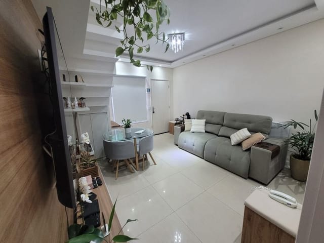 Casa com 81m² 2 quartos e 2 banheiros, à venda, no bairro Água Espraiada (Caucaia do Alto) em Cotia