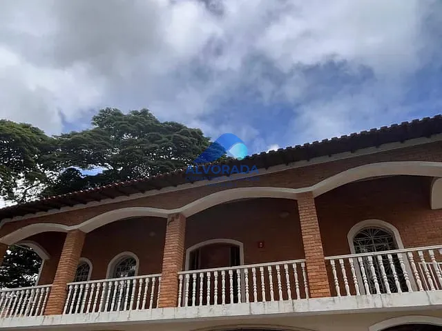 Casa com 1272m² 6 quartos e 5 banheiros, à venda ou para alugar, no bairro Jardim América em Jacareí